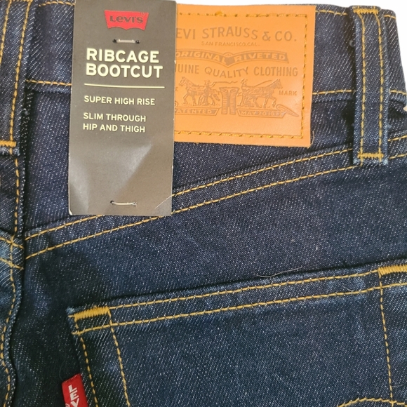 Levi's|NWT Premium Ribcage Bootcut Jeans - Picture 7 of 9